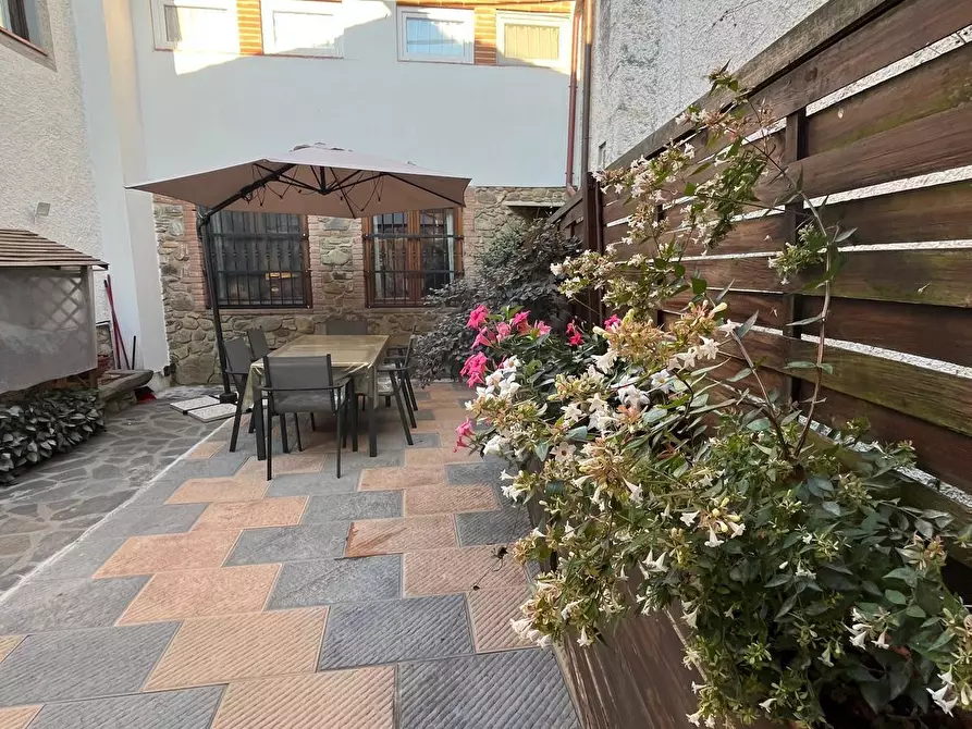 Immagine 41 di Rustico / casale in vendita  a Capannori