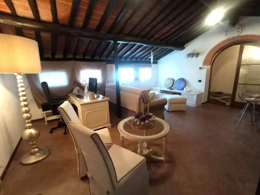 Immagine 23 di Rustico / casale in vendita  a Capannori