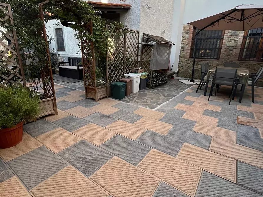 Immagine 42 di Rustico / casale in vendita  a Capannori