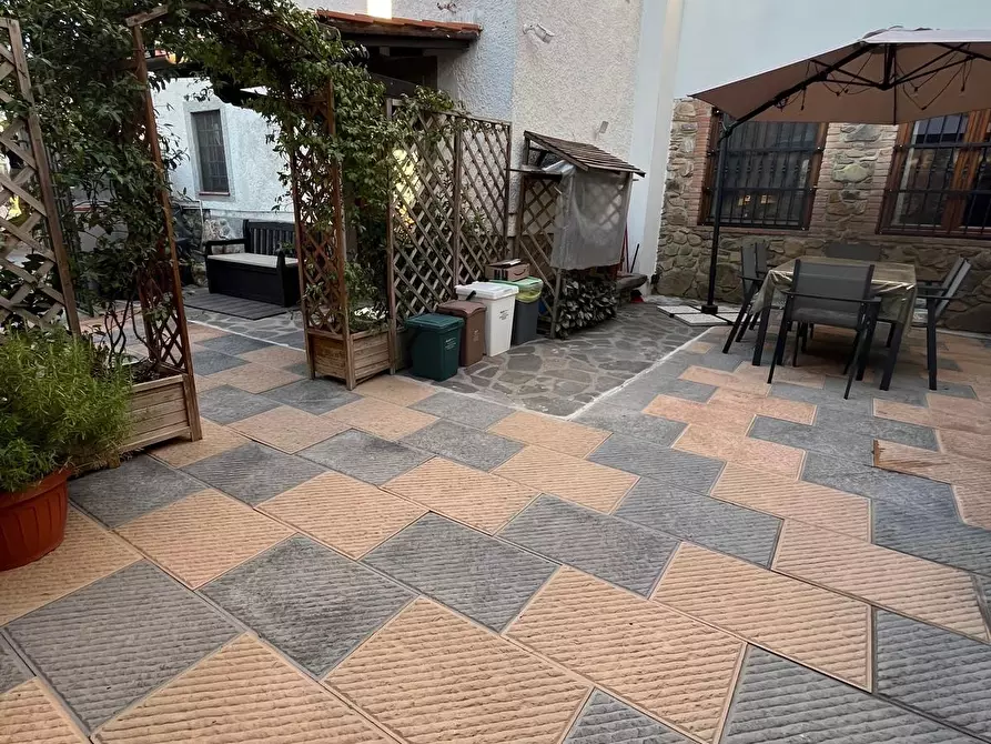 Immagine 45 di Rustico / casale in vendita  a Capannori