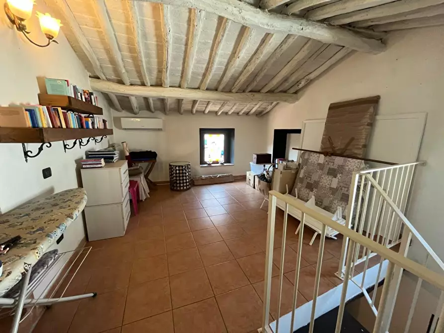 Immagine 39 di Rustico / casale in vendita  a Capannori