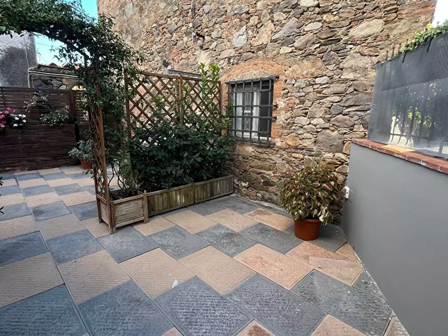 Immagine 44 di Rustico / casale in vendita  a Capannori