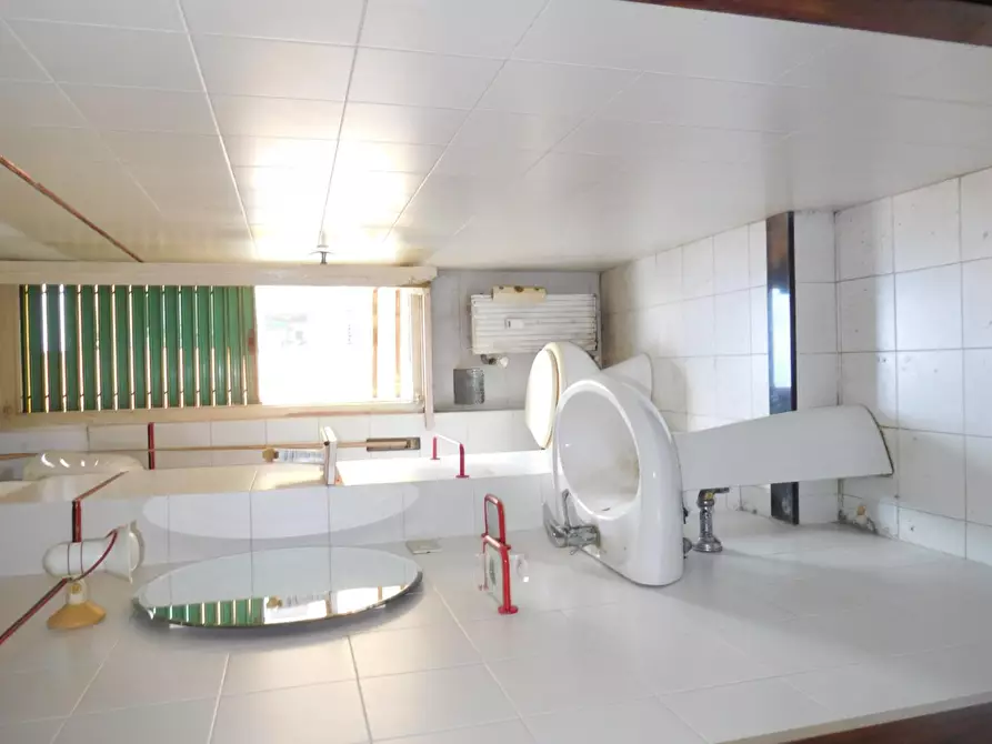 Immagine 16 di Appartamento in vendita  a Pisa