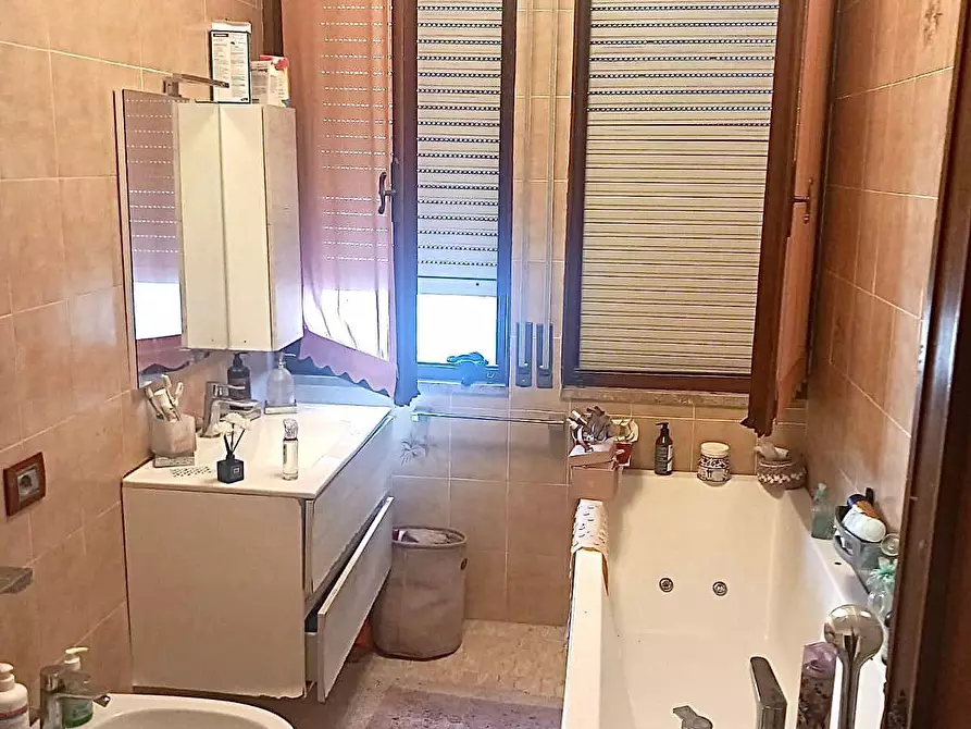 Immagine 10 di Appartamento in vendita  a Massa