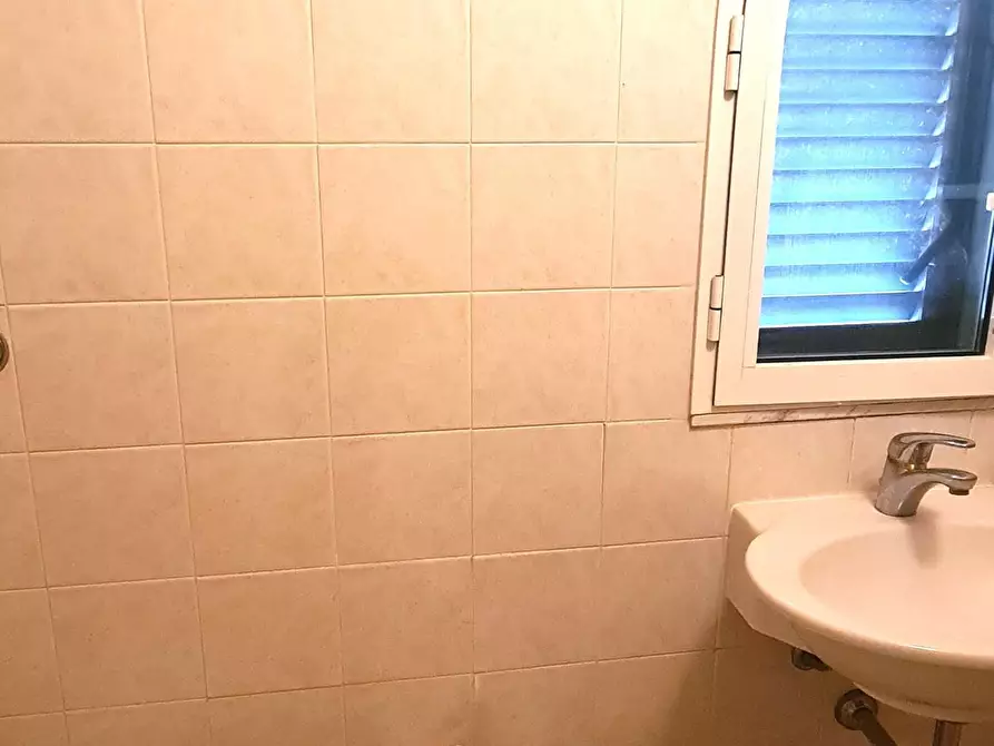 Immagine 41 di Villetta a schiera in vendita  a Livorno