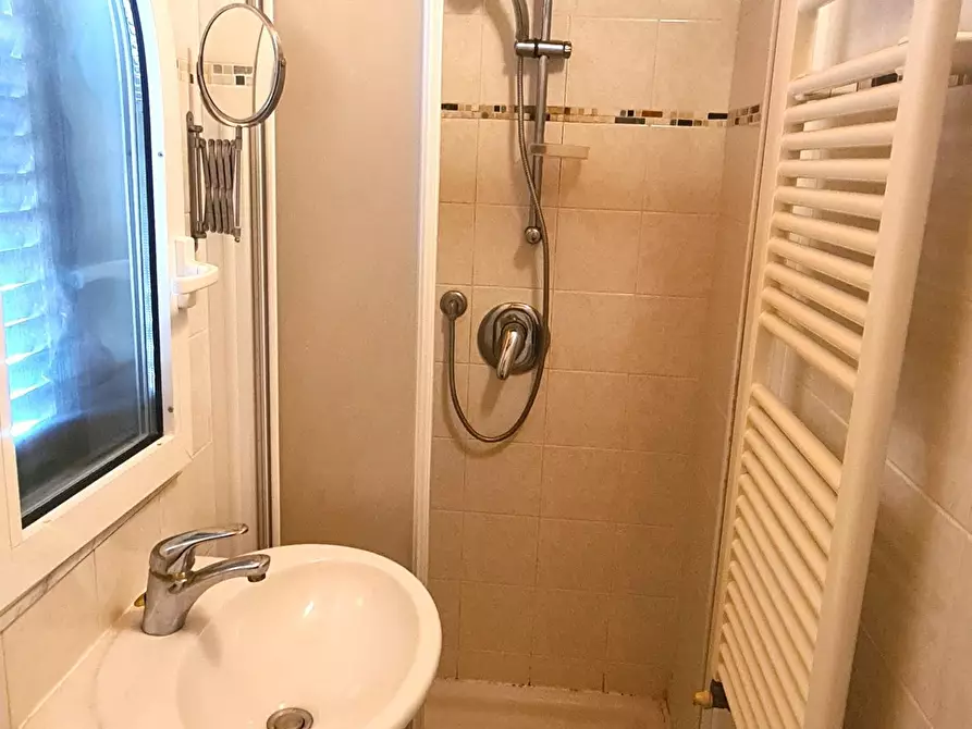 Immagine 40 di Villetta a schiera in vendita  a Livorno