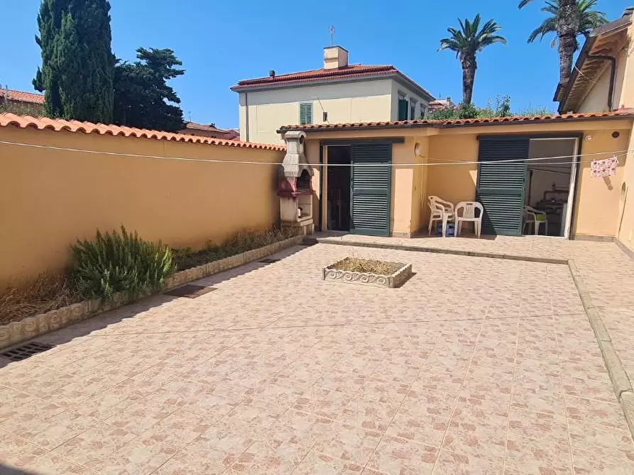 Immagine 14 di Villetta a schiera in vendita  a Livorno