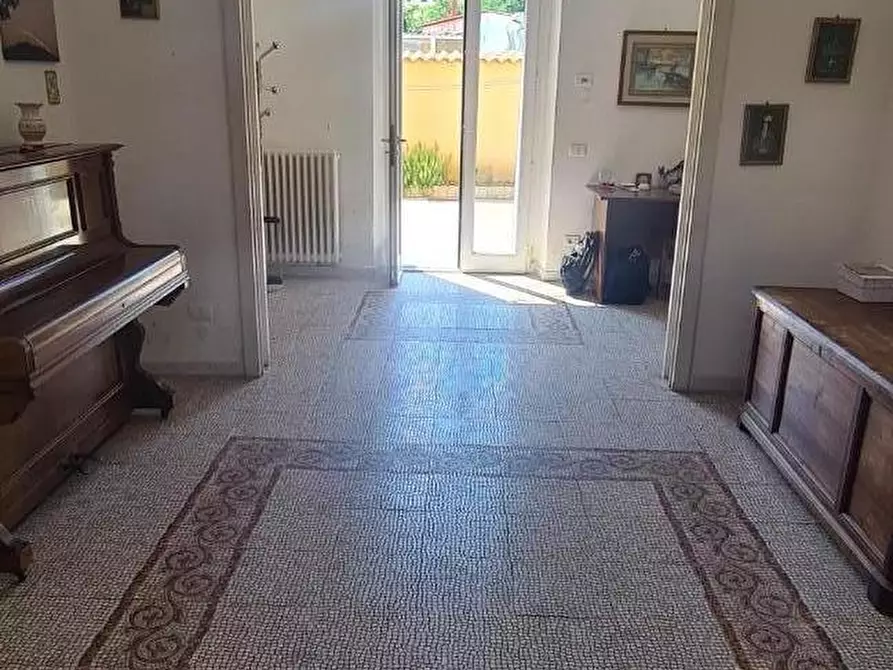 Immagine 2 di Villetta a schiera in vendita  a Livorno