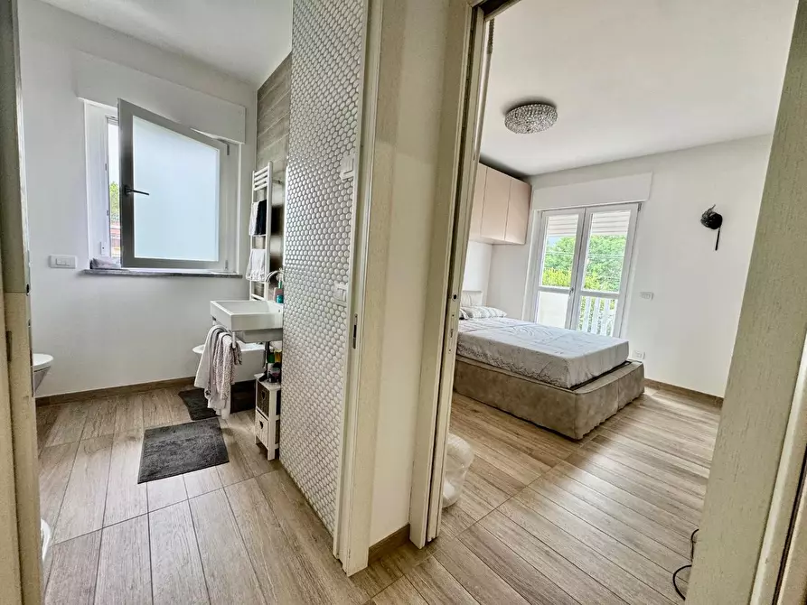 Immagine 22 di Casa bifamiliare in vendita  a Montignoso