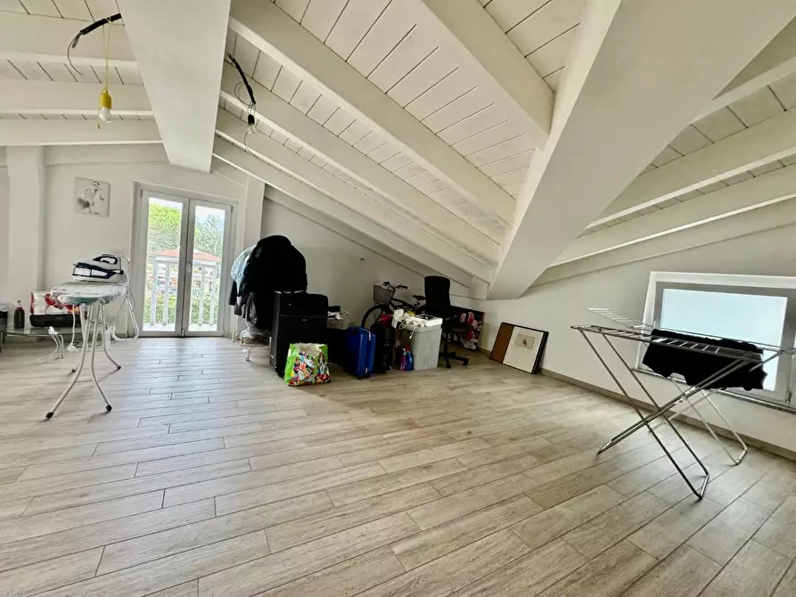 Immagine 25 di Casa bifamiliare in vendita  a Montignoso