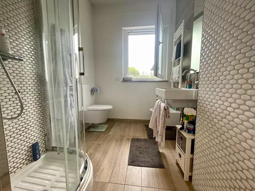 Immagine 21 di Casa bifamiliare in vendita  a Montignoso