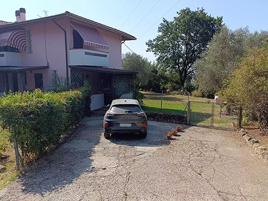 Immagine 4 di Porzione di casa in vendita  a Carrara