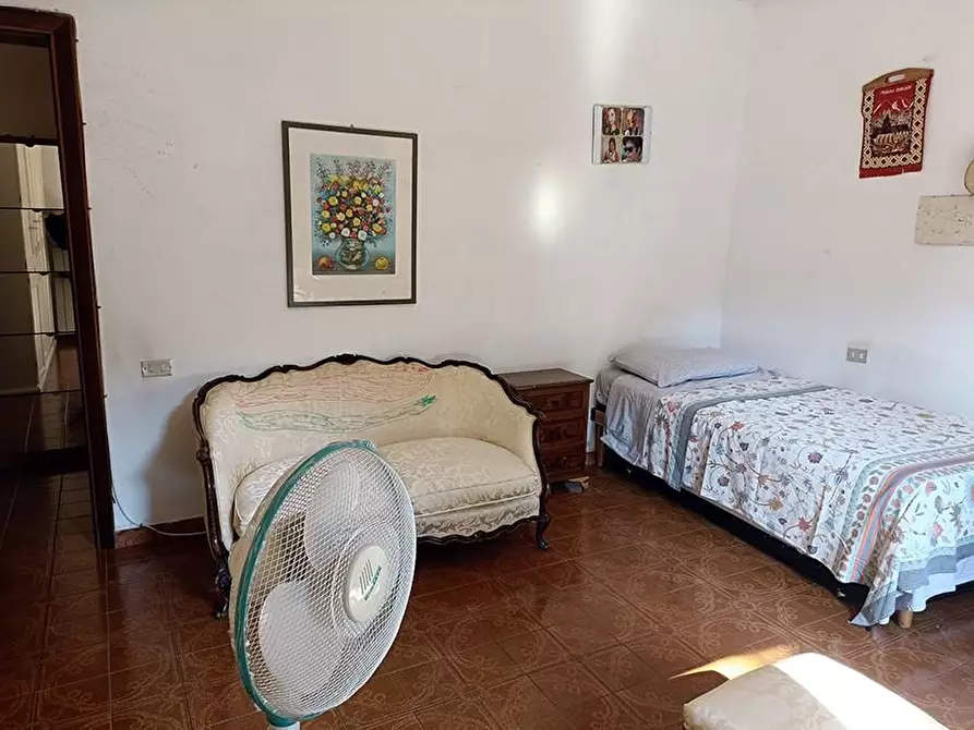 Immagine 30 di Porzione di casa in vendita  a Carrara