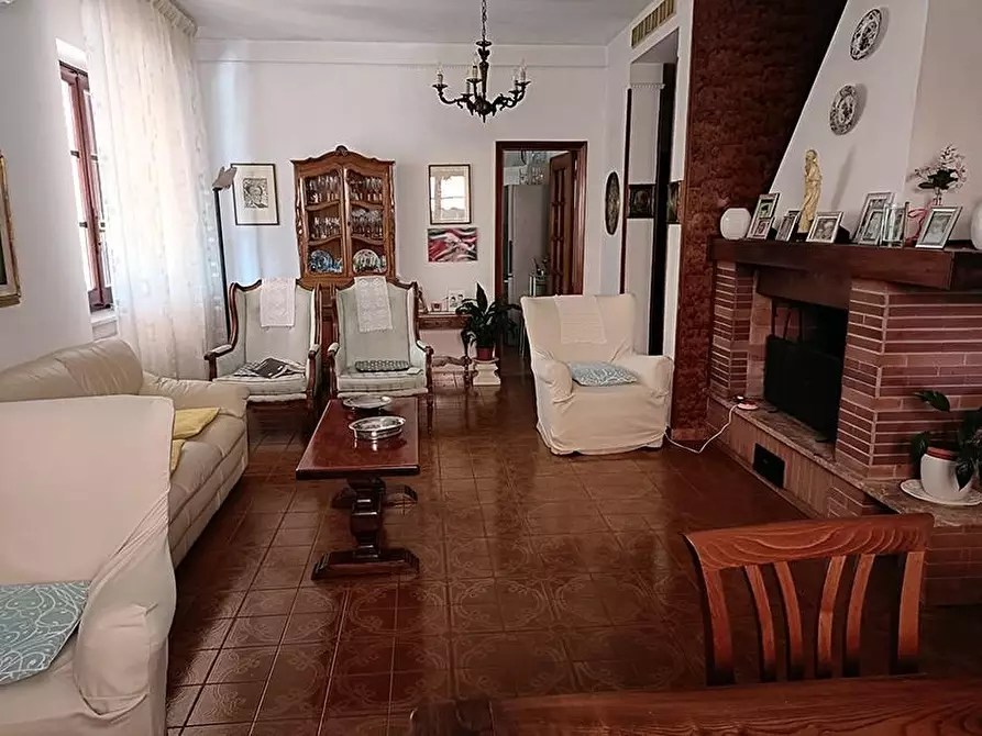 Immagine 16 di Porzione di casa in vendita  a Carrara