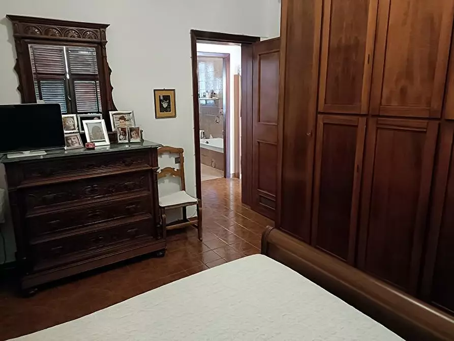 Immagine 25 di Porzione di casa in vendita  a Carrara