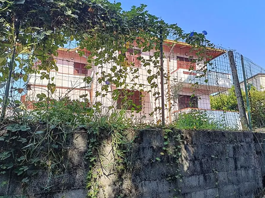 Immagine 9 di Porzione di casa in vendita  a Carrara