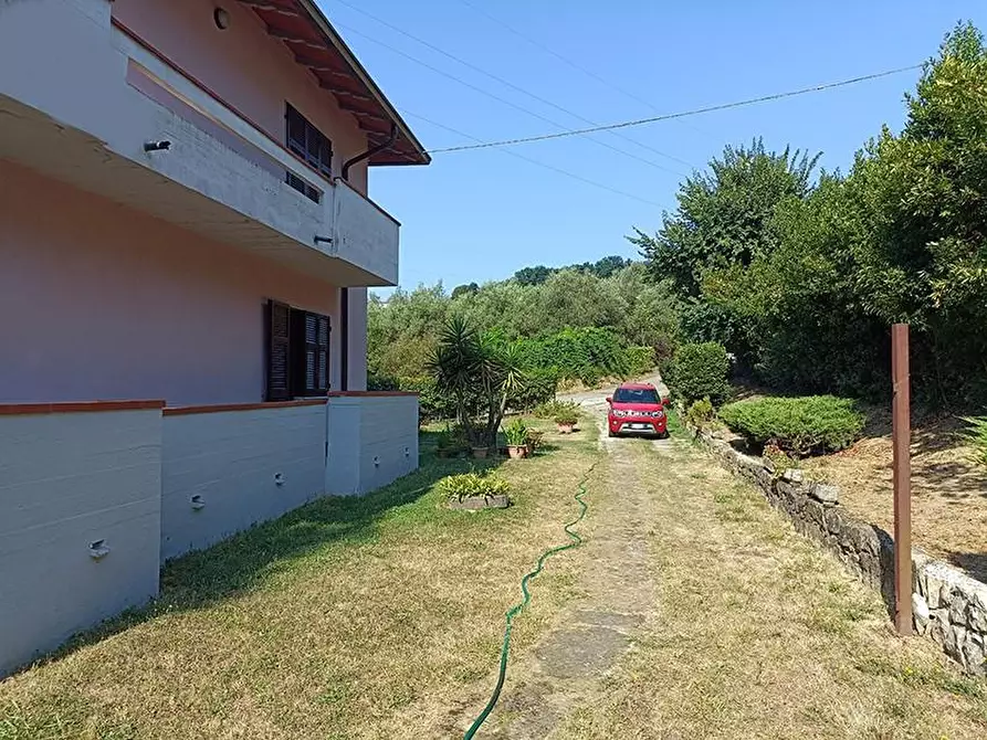 Immagine 6 di Porzione di casa in vendita  a Carrara