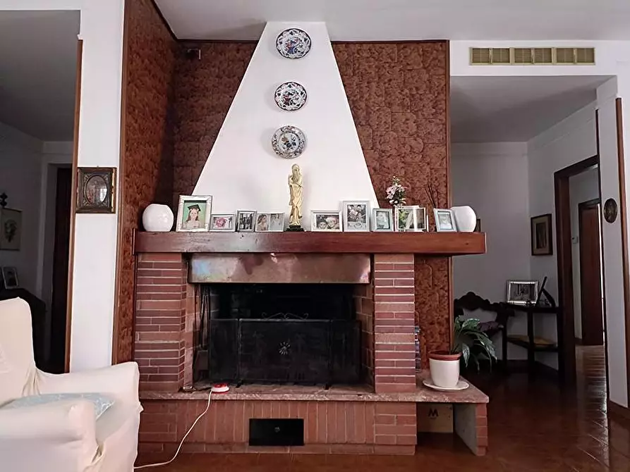 Immagine 17 di Porzione di casa in vendita  a Carrara