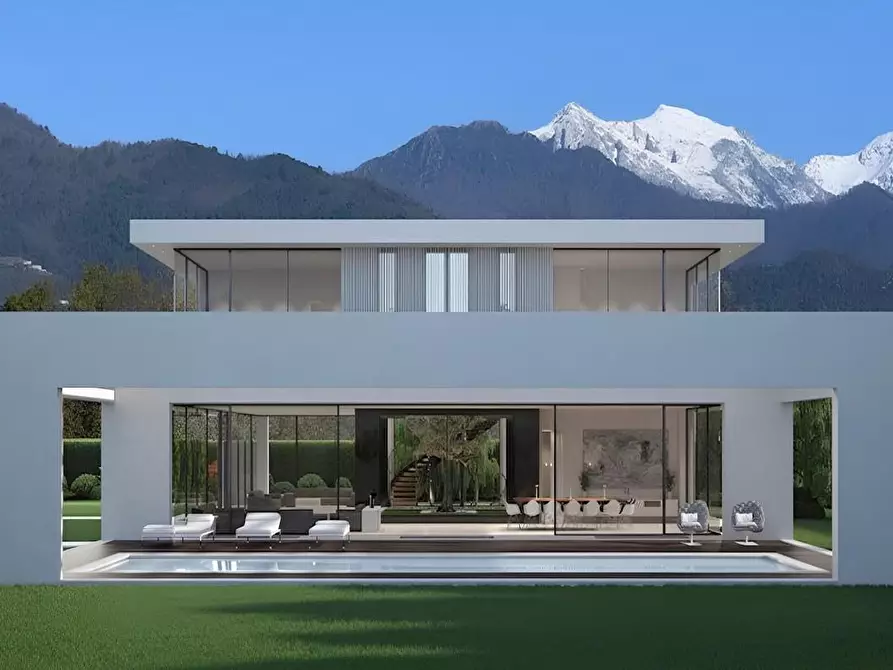 Immagine 1 di Villa in vendita  a Forte Dei Marmi