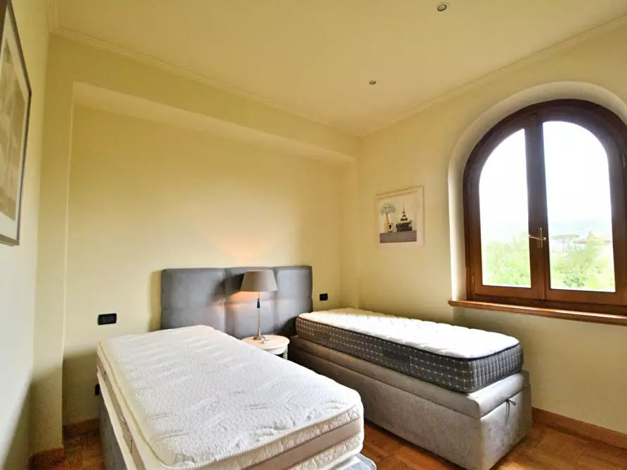 Immagine 8 di Villa in vendita  a Forte Dei Marmi