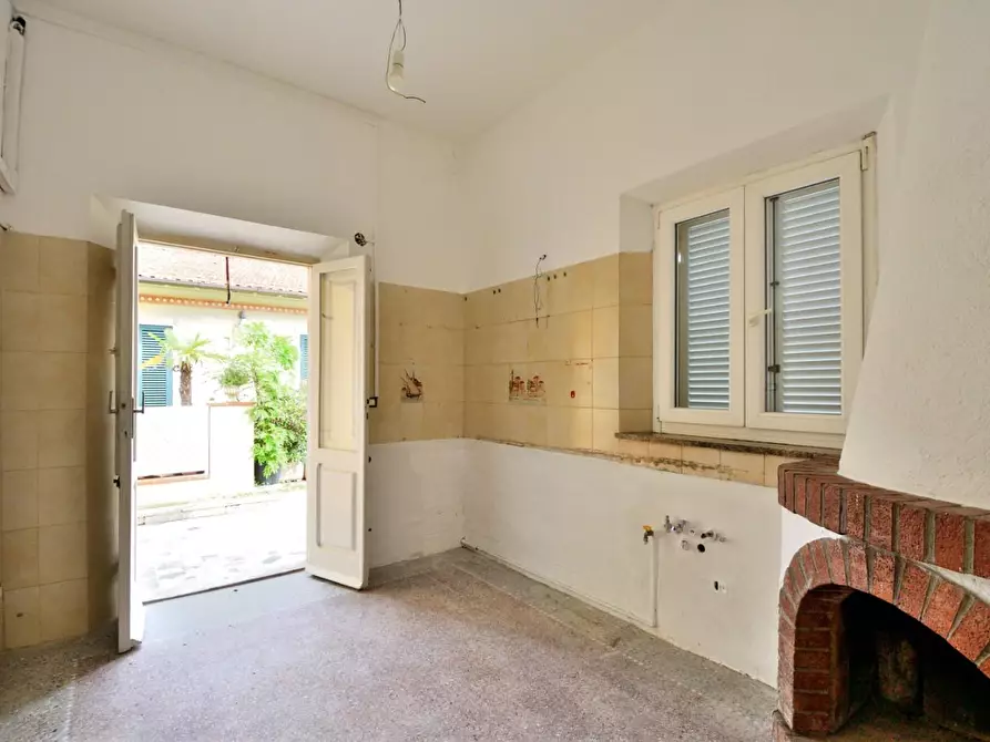 Immagine 14 di Villa in vendita  a Forte Dei Marmi