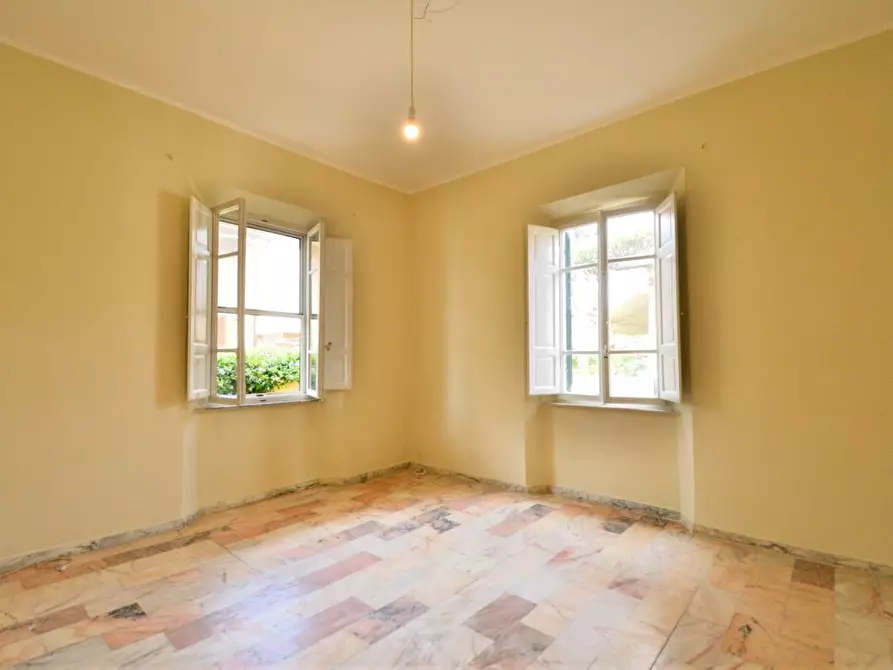 Immagine 12 di Villa in vendita  a Forte Dei Marmi