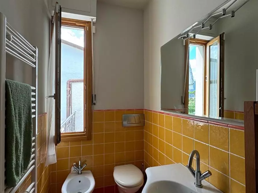 Immagine 11 di Villetta a schiera in vendita  a Montignoso