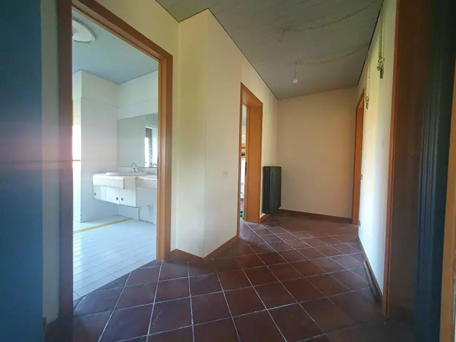 Immagine 39 di Casa bifamiliare in vendita  a Lucca