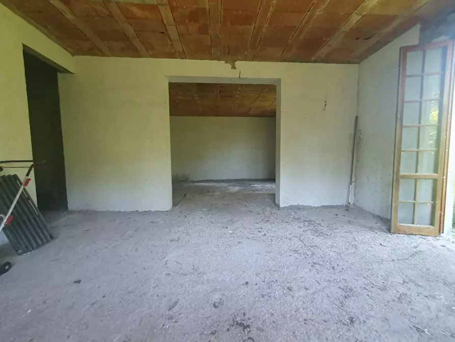 Immagine 60 di Casa bifamiliare in vendita  a Lucca