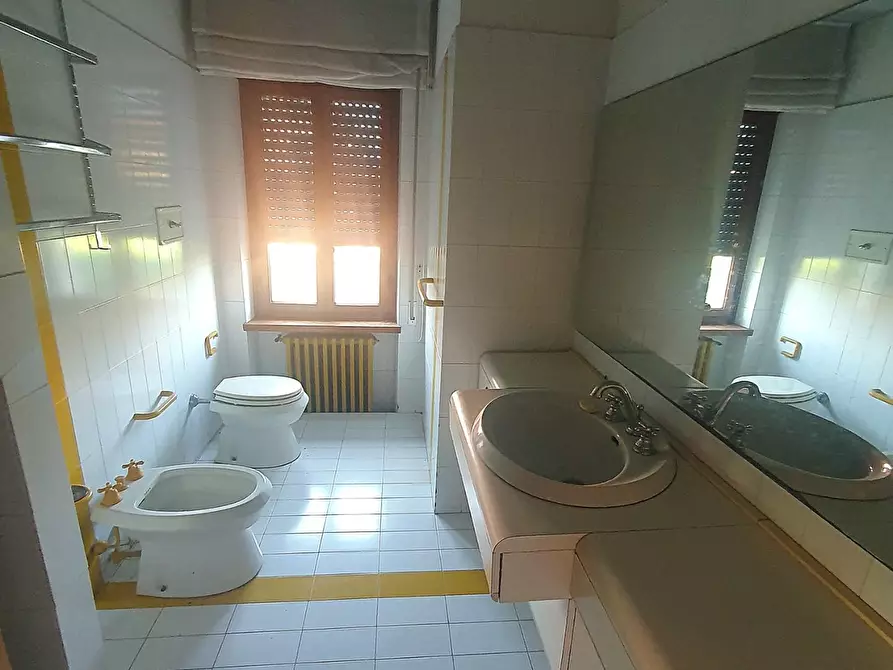 Immagine 41 di Casa bifamiliare in vendita  a Lucca