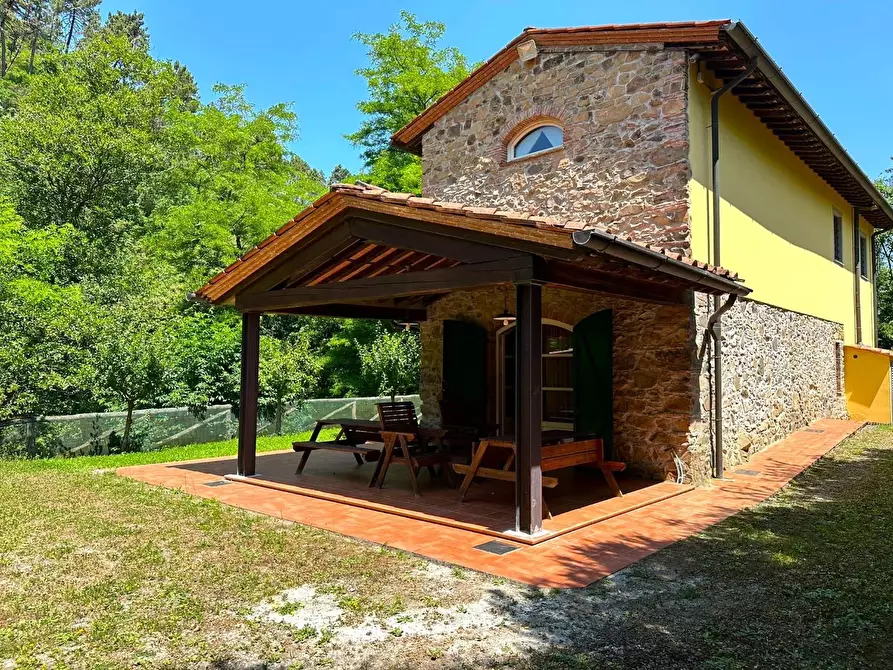 Immagine 40 di Rustico / casale in vendita  a Camaiore