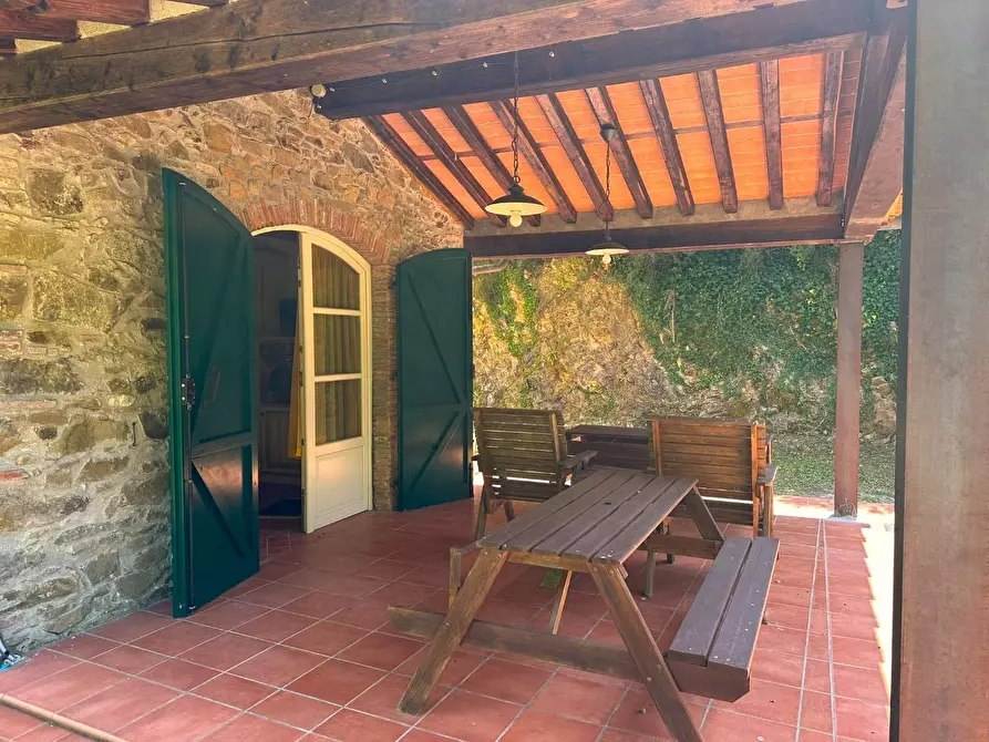 Immagine 41 di Rustico / casale in vendita  a Camaiore