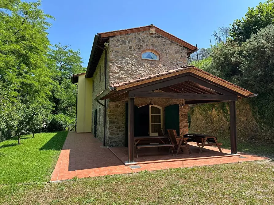 Immagine 20 di Rustico / casale in vendita  a Camaiore