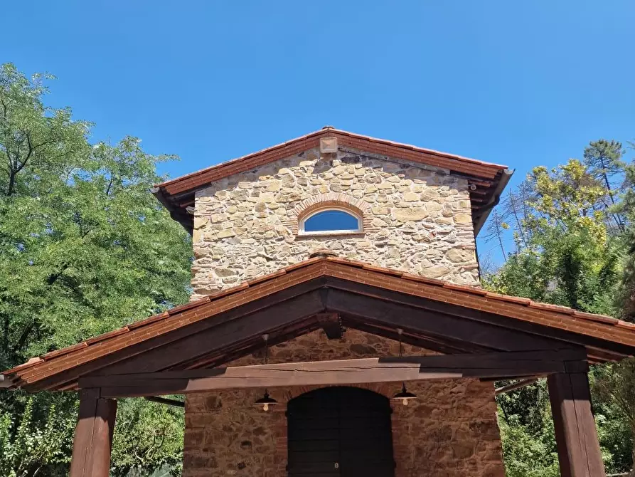 Immagine 32 di Rustico / casale in vendita  a Camaiore