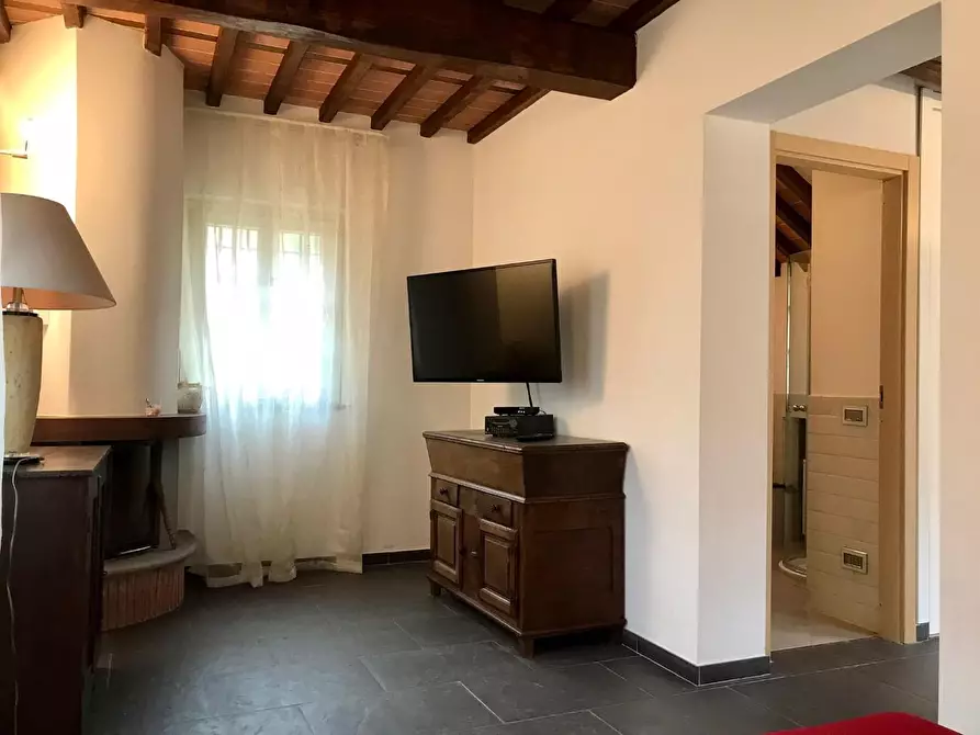 Immagine 7 di Rustico / casale in vendita  a Camaiore