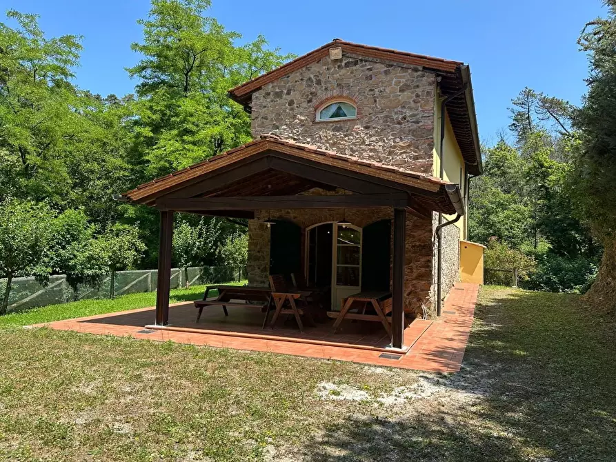 Immagine 37 di Rustico / casale in vendita  a Camaiore