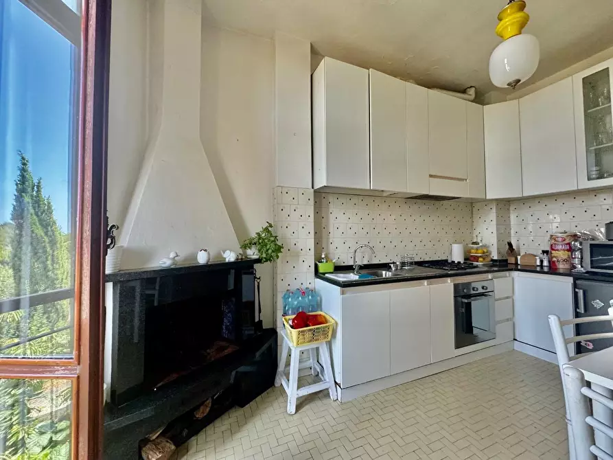 Immagine 19 di Villa in vendita  a Massa