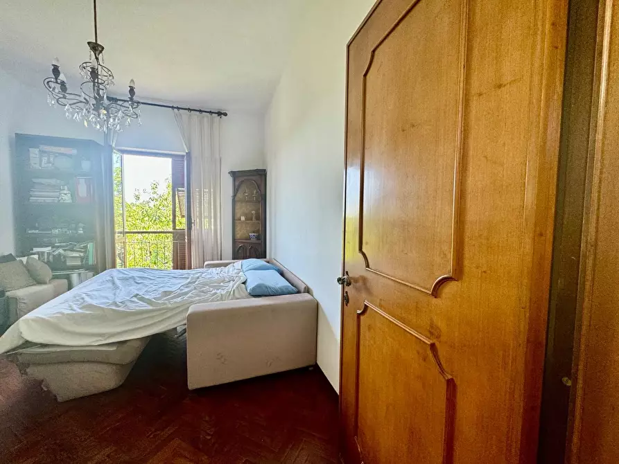 Immagine 10 di Villa in vendita  a Massa