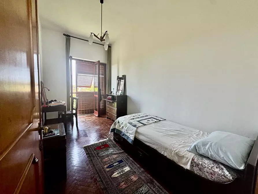 Immagine 11 di Villa in vendita  a Massa