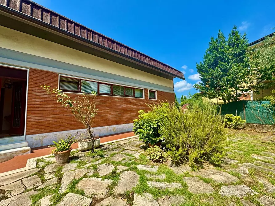 Immagine 16 di Villa in vendita  a Massa
