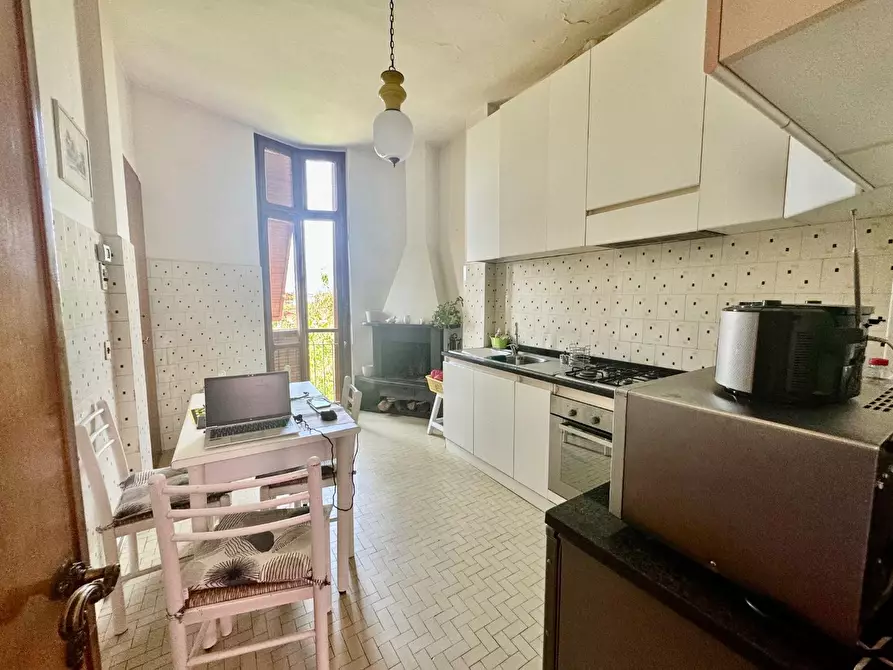 Immagine 20 di Villa in vendita  a Massa