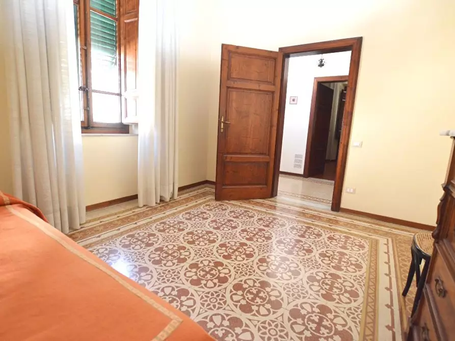 Immagine 9 di Villa in vendita  a Lucca