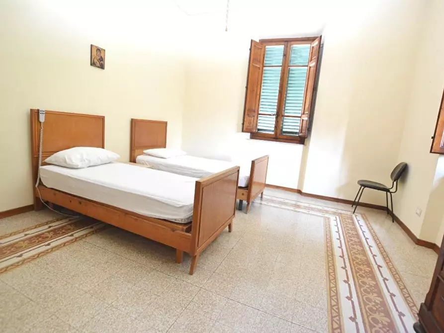 Immagine 15 di Villa in vendita  a Lucca