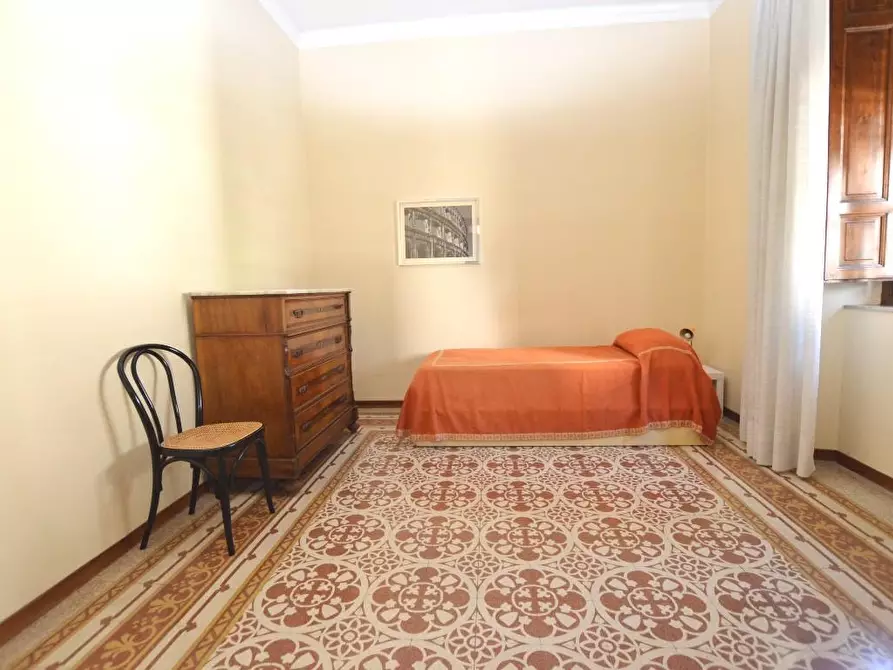 Immagine 8 di Villa in vendita  a Lucca