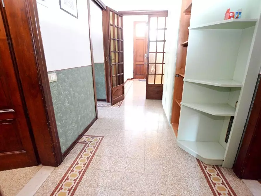 Immagine 10 di Villa in vendita  a Lucca