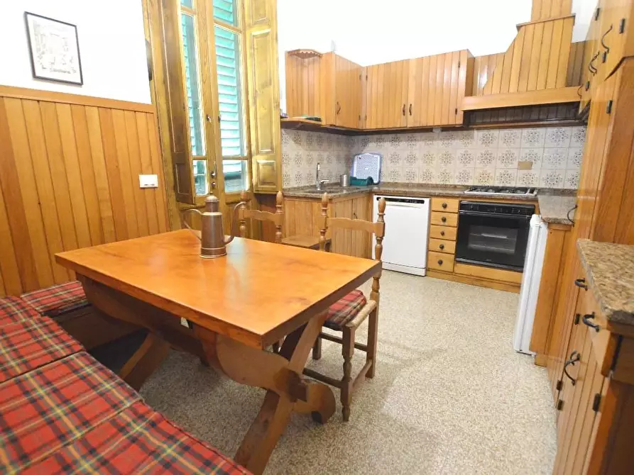 Immagine 11 di Villa in vendita  a Lucca