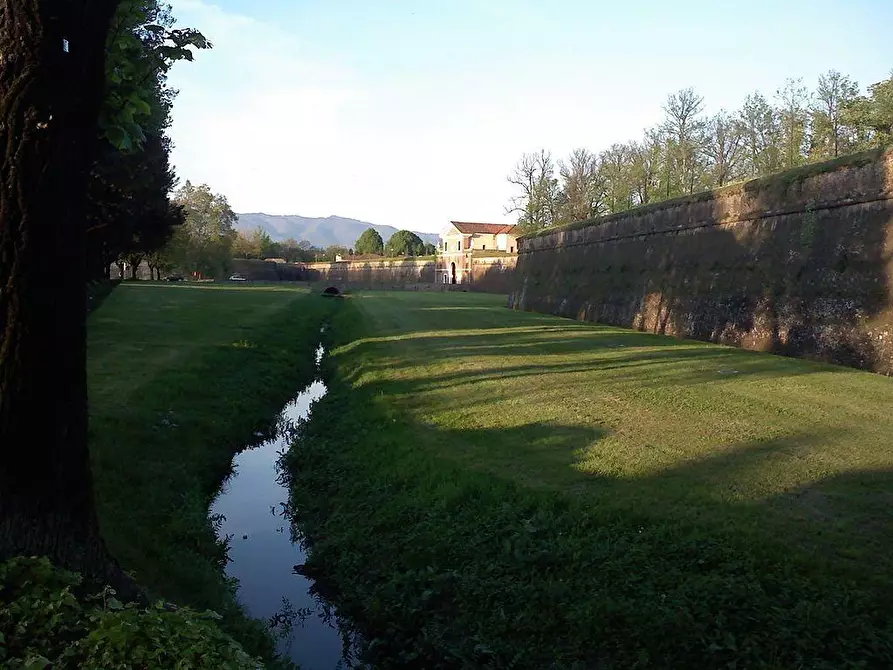 Immagine 30 di Bar / Ristorante in vendita  a Lucca