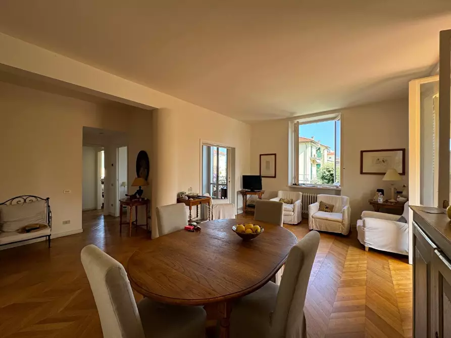 Immagine 2 di Appartamento in vendita  a Forte Dei Marmi