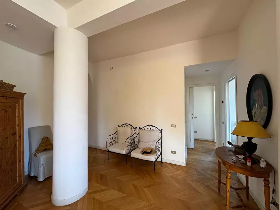 Immagine 4 di Appartamento in vendita  a Forte Dei Marmi