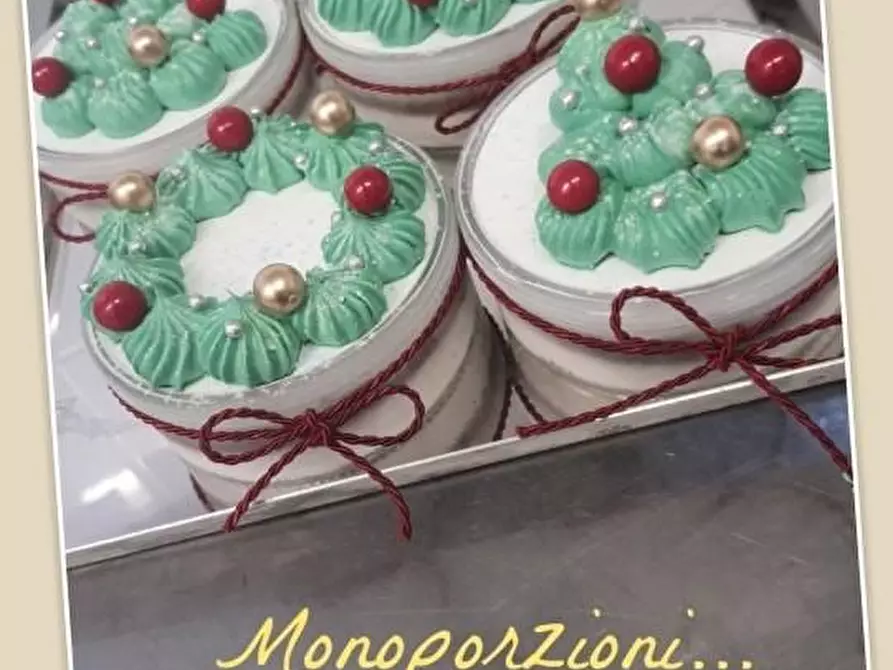 Immagine 13 di Attività commerciale in vendita  a Massarosa